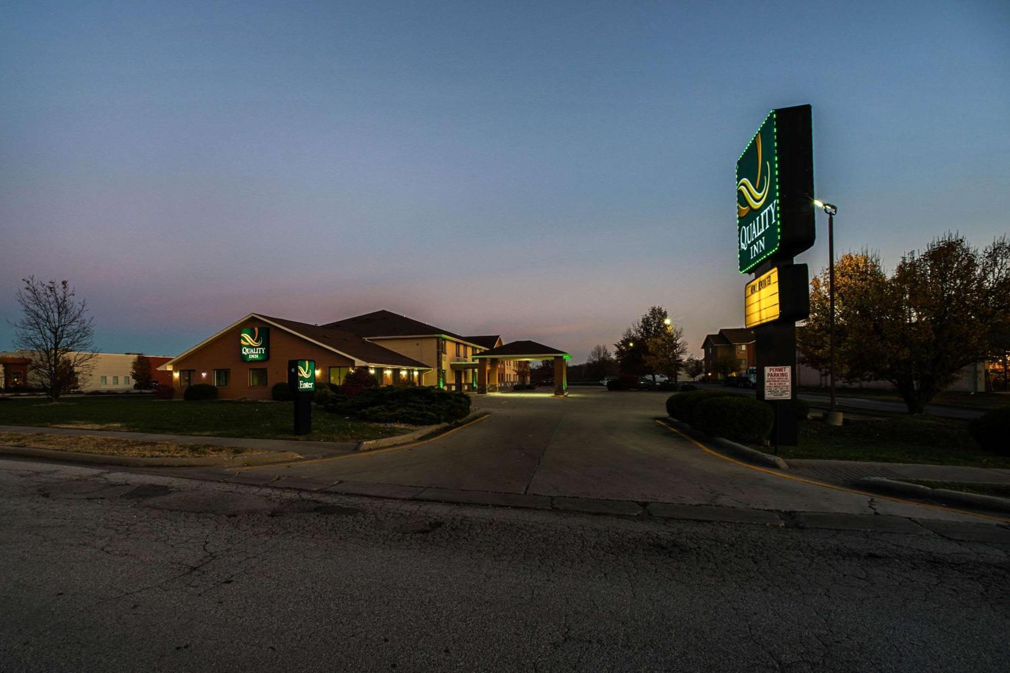 Quality Inn Carbondale University Area Extérieur photo
